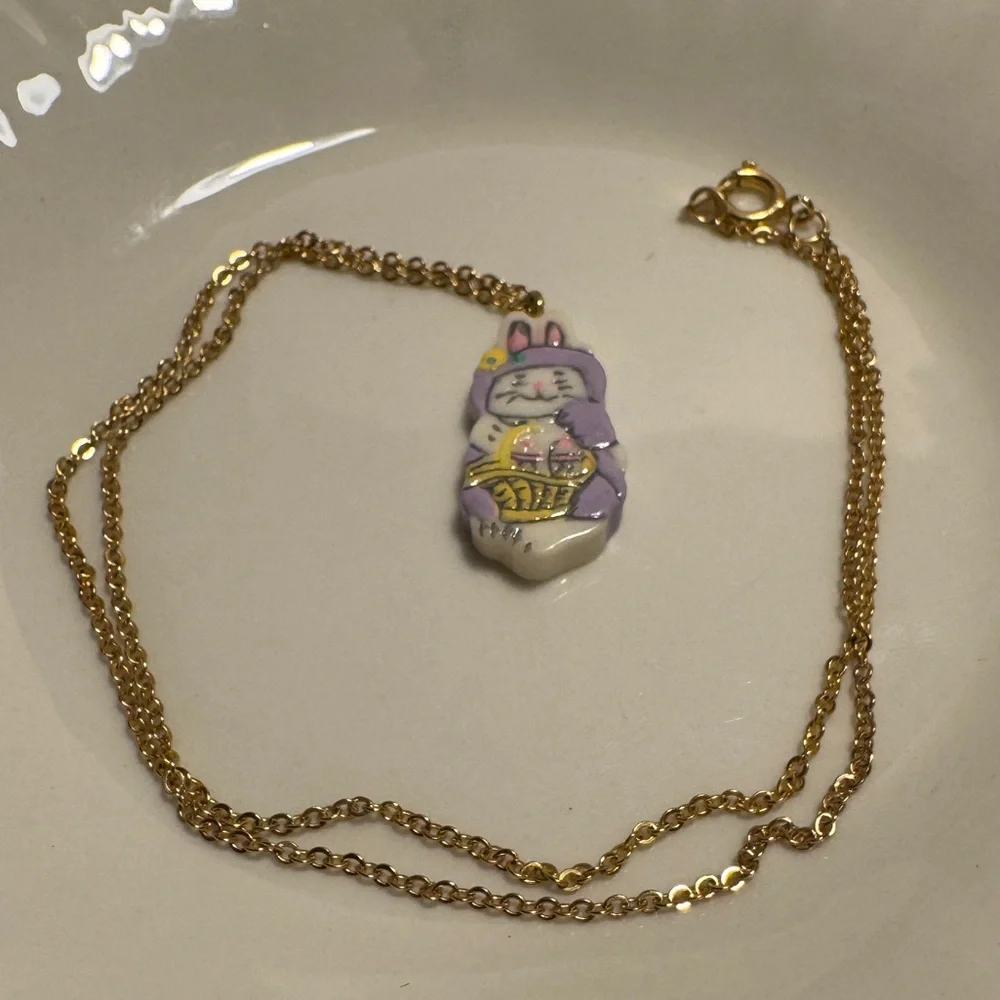 Vintage 1980s Whimsical Bunny Pendant Necklace 16” chain